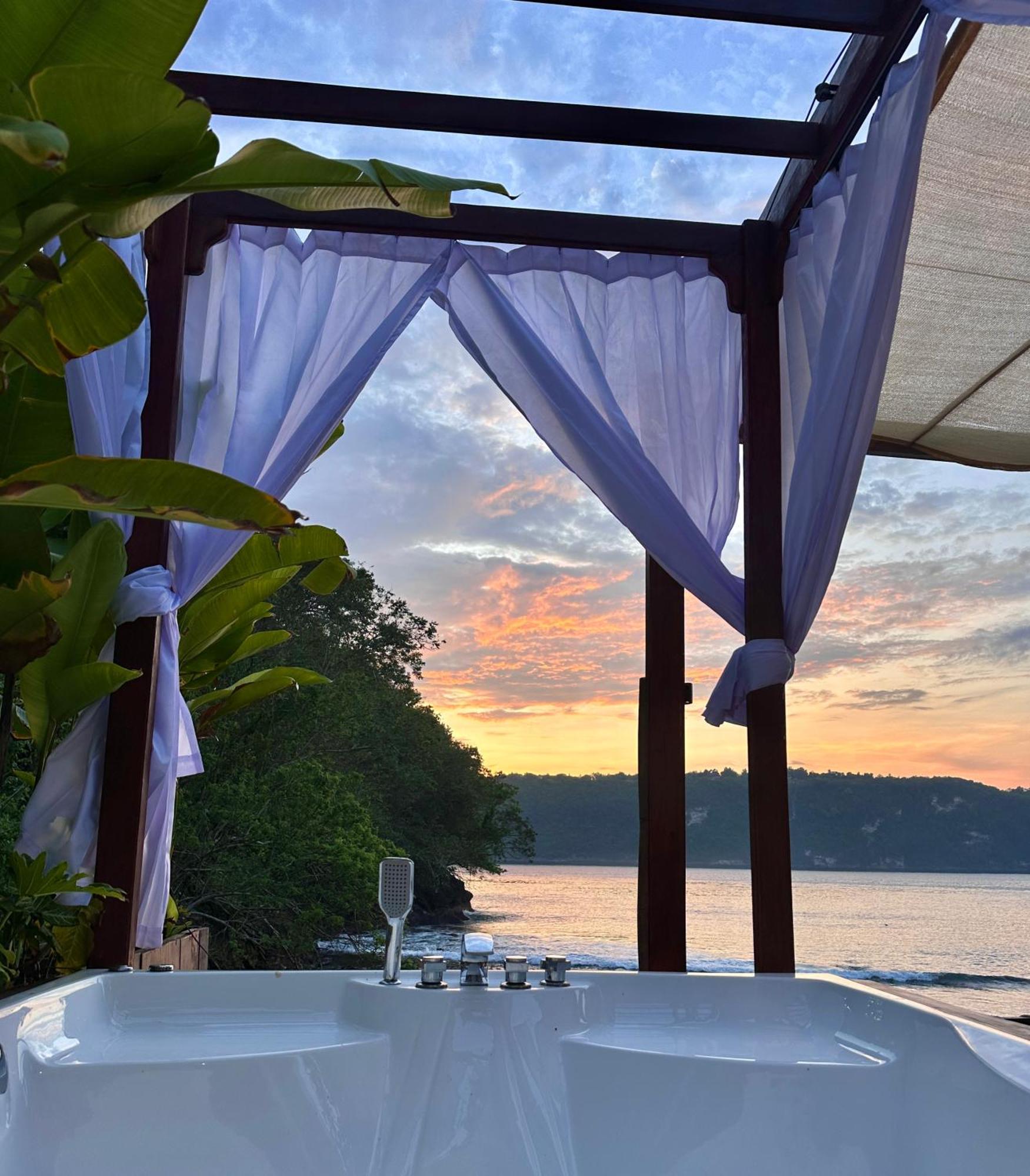 Beachfront Luxury Dome Villas - Gamat Bay Resort Nusa Penida Pokój zdjęcie